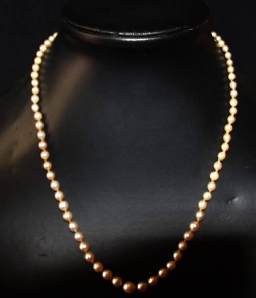*PEARLS*GENUINE STRING OF ANTIQUE PEARLS WITH PLATINUM AND 7 DIAMONDS CLASP - VALUE R5500