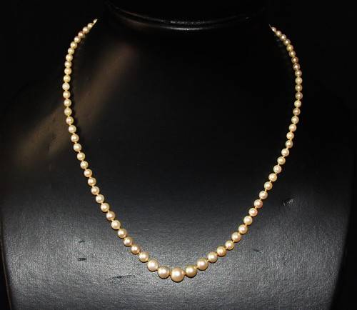 *PEARLS*GENUINE STRING OF ANTIQUE PEARLS WITH PLATINUM AND 9 DIAMONDS CLASP - VALUE R6500