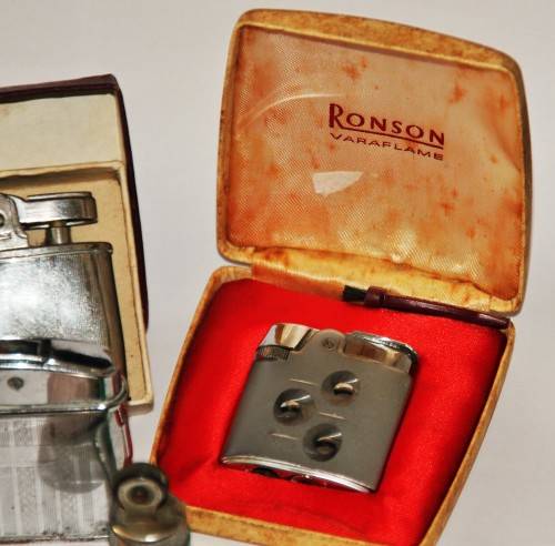 *LIGHTERS* LOT OF VINTAGE LIGHTERS - SELLING AS A LOT