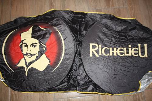 Richelieu Collapsible Sun-shield