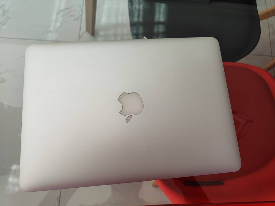 Macbook Pro Retina 13 inch Prestine Condition - Core i5 - 8GB Ram - 256GB SSD