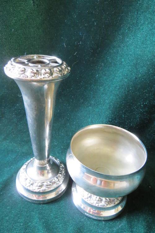 IANTHE SILVERPLATED POSY HOLDERS/VASES (Made in England)