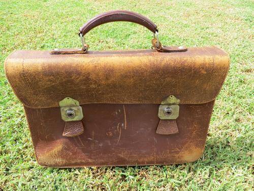 ANTIQUE LEATHER BRIEFCASE SATCHEL (CHENEY LOCKS)