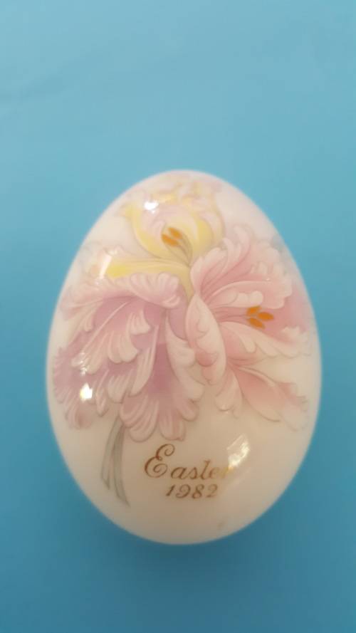 Noritake Limited Edition 1982 Bone China Easter Egg