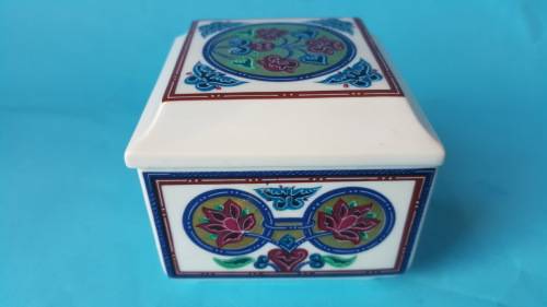 ELIZABETH ARDEN BYZANTIUM THE GOLDEN TILE BOX 1980