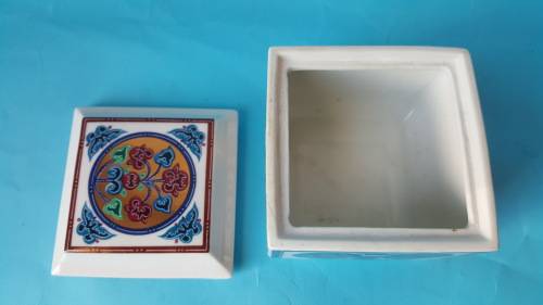 ELIZABETH ARDEN BYZANTIUM THE GOLDEN TILE BOX 1980