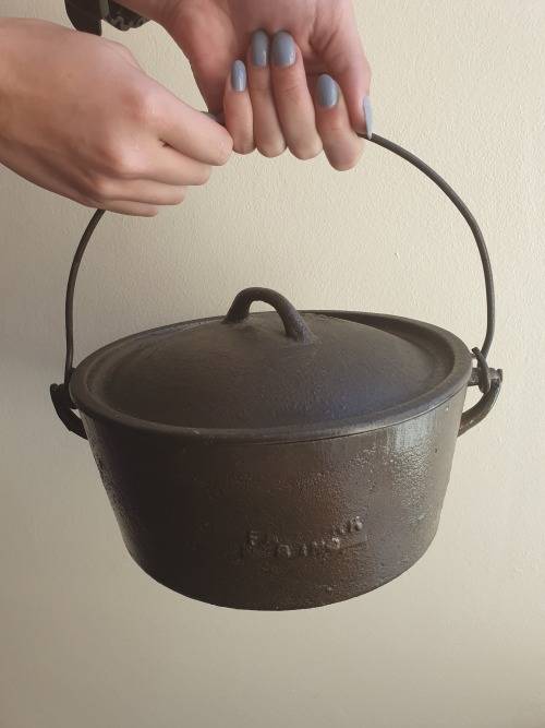 VINTAGE CAST IRON FALKIRK COOKING POTJIE POT (SIZE 1 1/2)