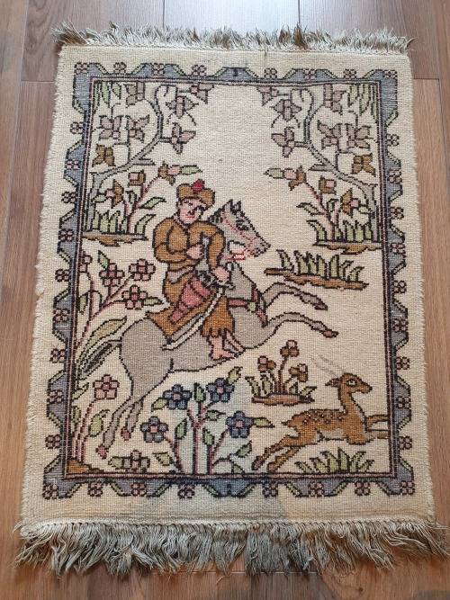 VINTAGE PERSIAN HUNTING SCENE DEER RUG/MAT