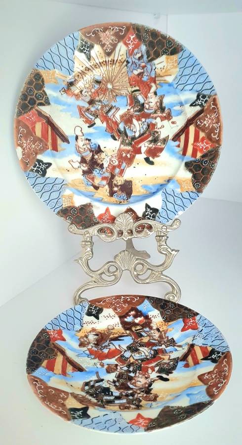 Handpainted Japanese Satsuma signed Plates of Warriors in Fight