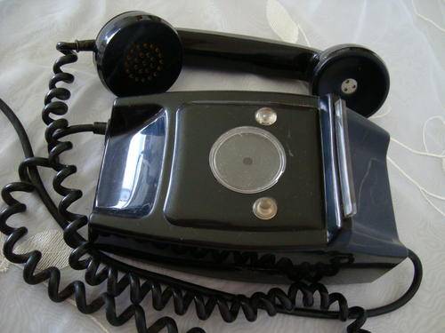 OLD BLACK TELEHONE