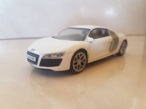 2x Hotwheels,Maisto Volkswagen New Beetle&Realtoy Audi R8 v10