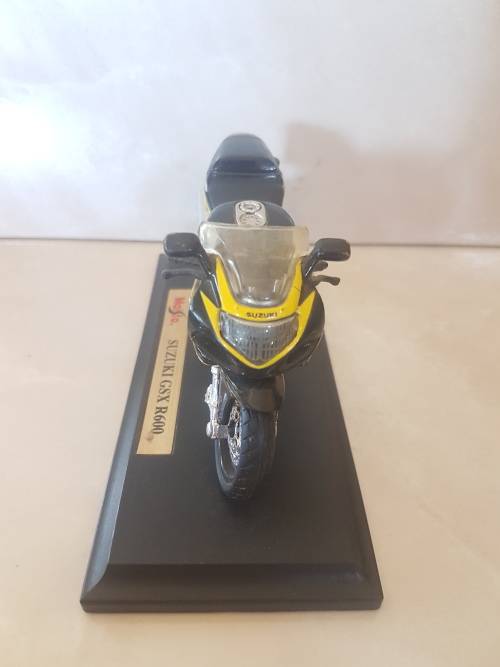 YAMAHA YZF-R1,Maisto SUZUKI GSX R600&POLICE Transformer Bike