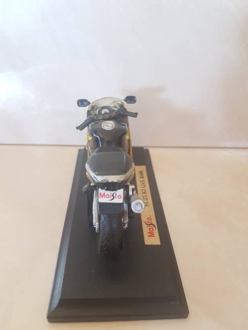 YAMAHA YZF-R1,Maisto SUZUKI GSX R600&POLICE Transformer Bike