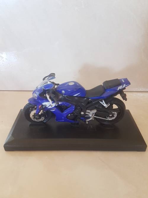YAMAHA YZF-R1,Maisto SUZUKI GSX R600&POLICE Transformer Bike