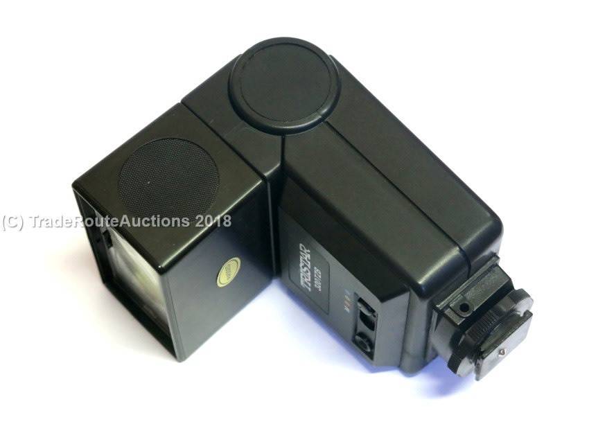 TRISTAR 320TZB Flash will work with canon or nikon