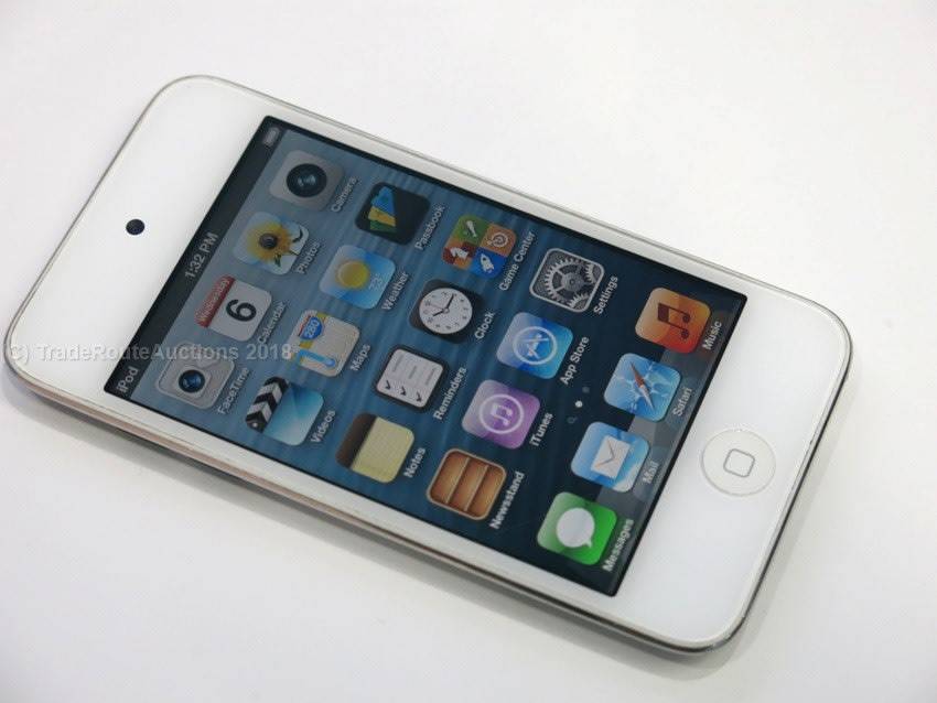 Apple iPod Touch 4th Generation White | 8GB Retina Display | MD057BT/A | A1367