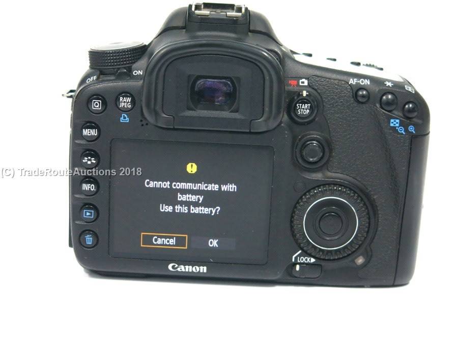 Canon EOS 7D 18MP PROFESSIONAL Digital SLR Camera (BODY) - 18 Megapixels