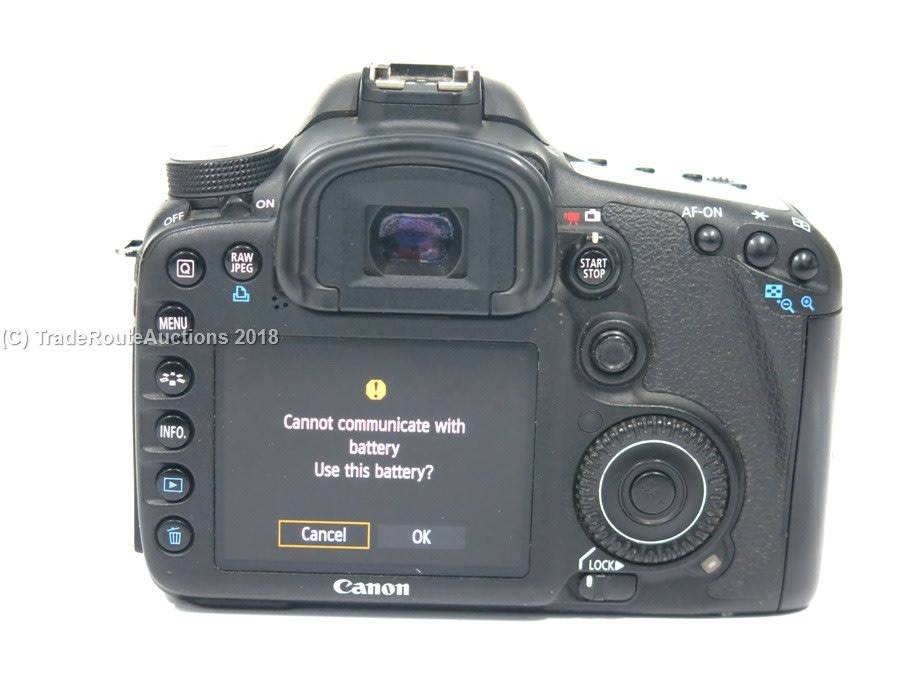 Canon EOS 7D 18MP PROFESSIONAL Digital SLR Camera (BODY) - 18 Megapixels