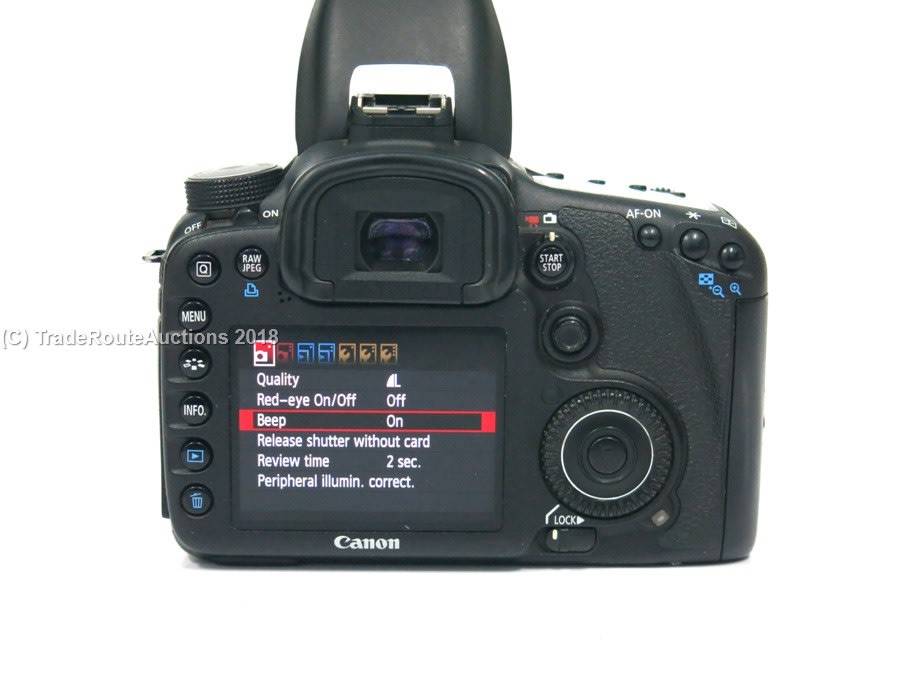Canon EOS 7D 18MP PROFESSIONAL Digital SLR Camera (BODY) - 18 Megapixels
