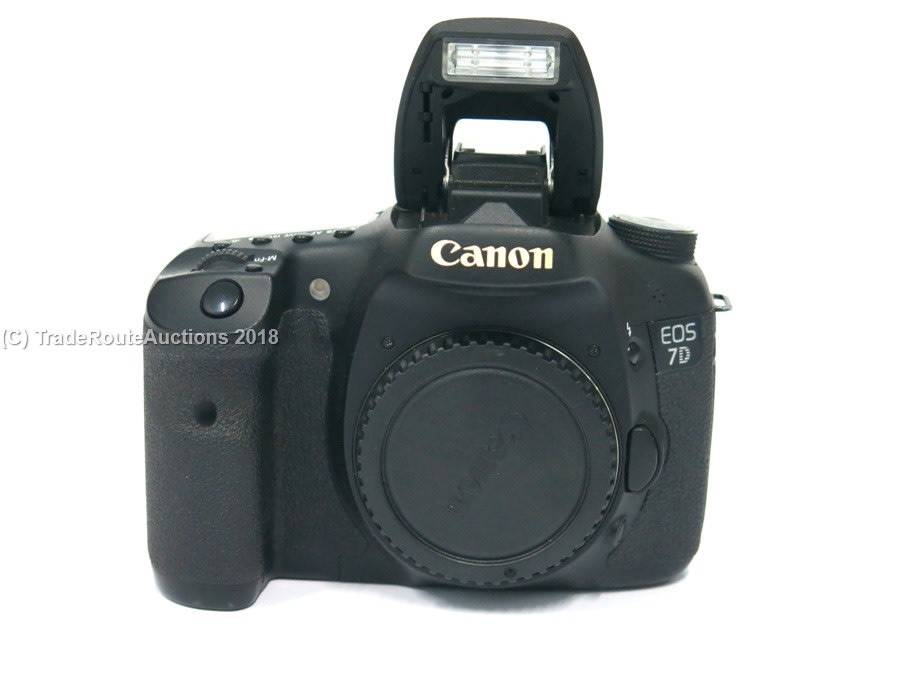 Canon EOS 7D 18MP PROFESSIONAL Digital SLR Camera (BODY) - 18 Megapixels