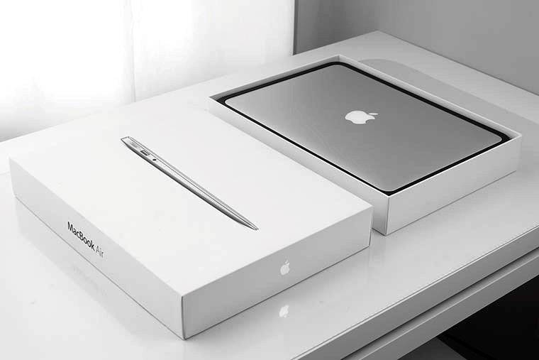 Apple MacBook Air 13.3-inch | Core i5 1.8GHz | 4GB DDR3 | 128GB SSD FLASH - MACBOOK AIR 13 INCH