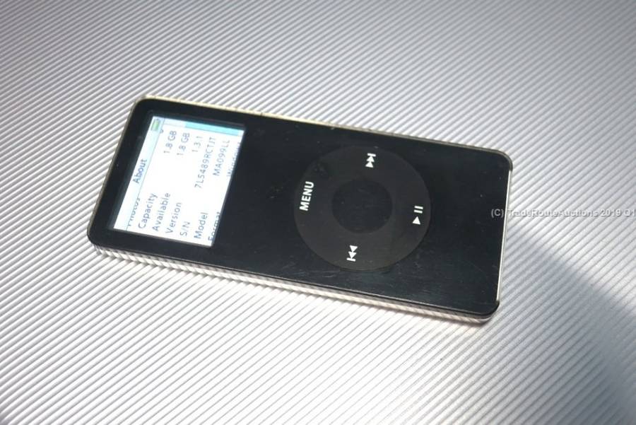 Apple iPod nano 1st Generation Black (2 GB) | MA099LL | A1137