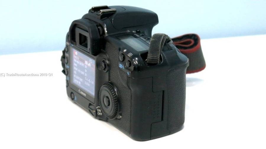 Canon EOS 30D Digital SLR CAMERA BODY ONLY