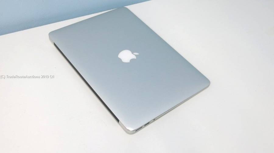 Apple MacBook Air 13.3-inch | Core i5 1.8GHz | 8GB RAM | 128GB SSD MACBOOK AIR 13 INCH 2017 MODEL