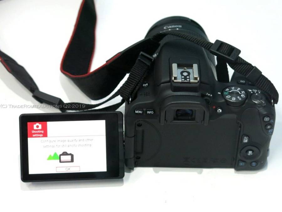 Canon EOS 200D DSLR Camera - 24.2MP - DIGIC 7 - with Canon 18-55 III Lens kit
