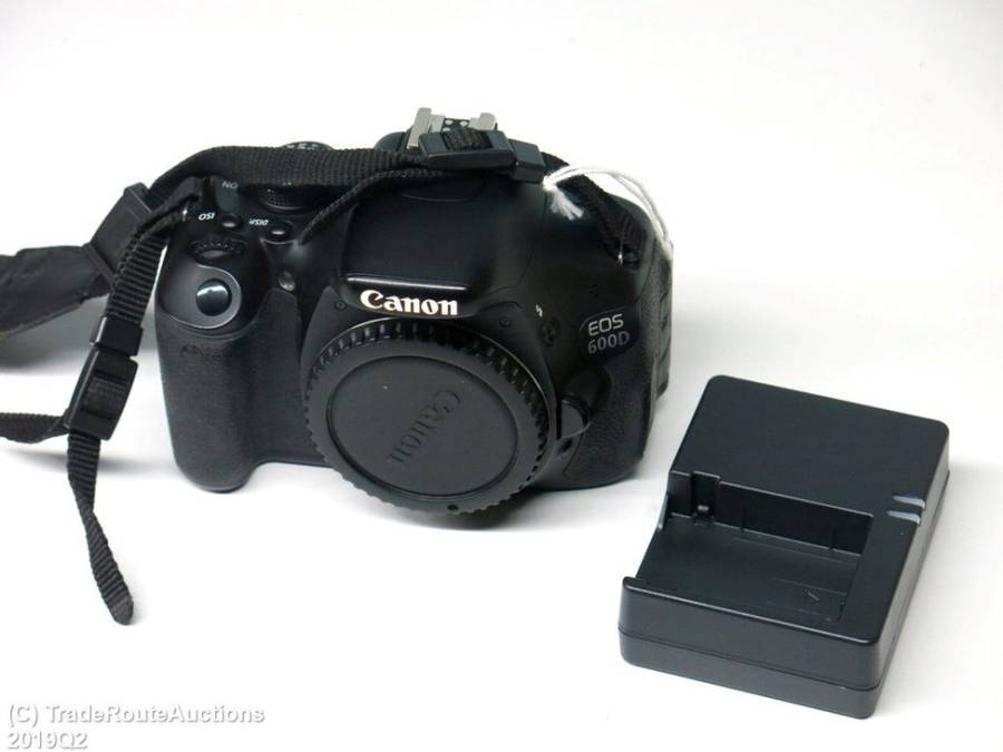 Canon EOS 600D Digital SLR CAMERA BODY ONLY - PROFESSIONAL [18 Megapixels]
