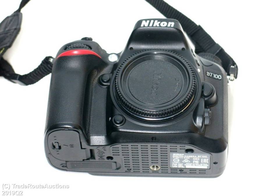 NIKON D7100 DSLR CAMERA Body 24 Megapixels DX PROFESSIONAL DSLR BODY