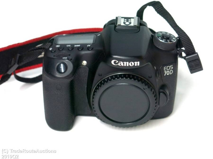 Canon EOS 70D DIGITAL SLR CAMERA BODY ONLY | BUILT IN WIFI | 7 FRAMES /SEC | 20.2 MP FULL HD