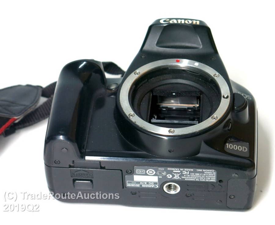 Canon EOS 1000D Digital SLR camera BODY ONLY