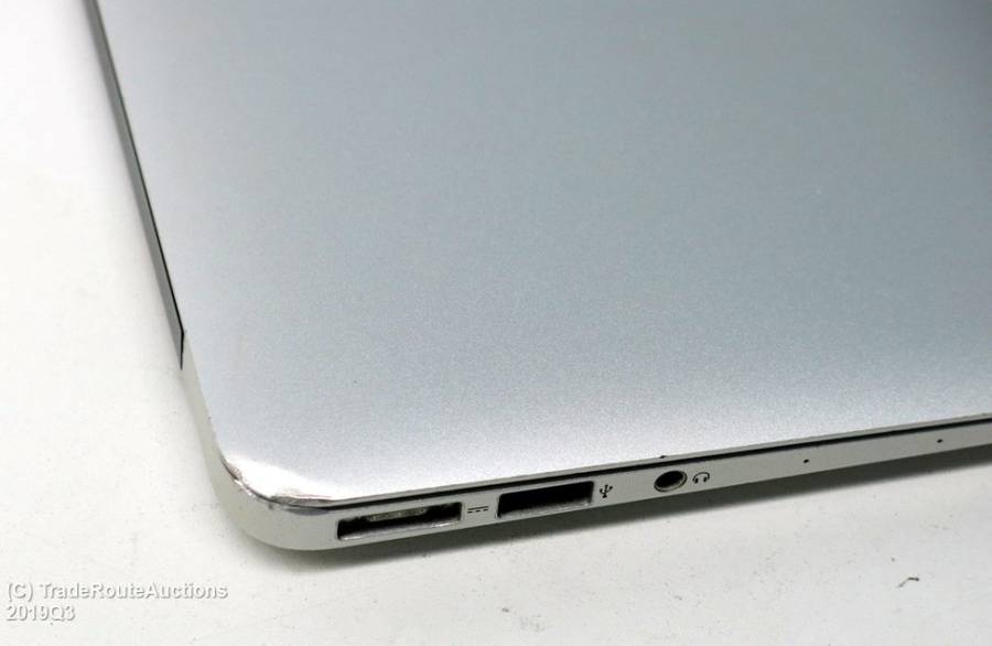 MacBook Air 11.6-inch | Core i5 1.3GHz | 4GB DDR3 RAM | 128GB SSD FLASH - Macbook Air MID 2013