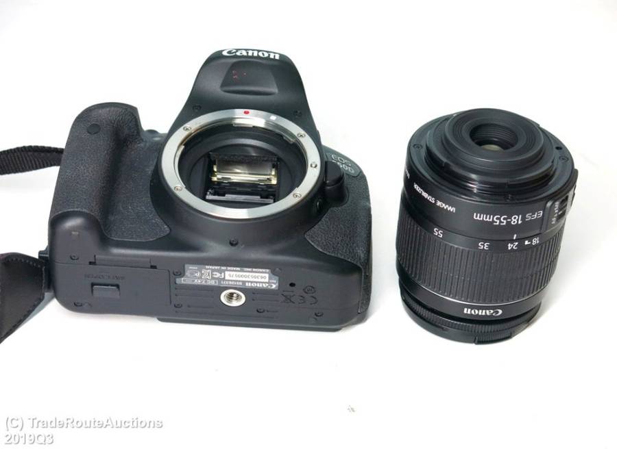 CANON 650D Digital SLR CAMERA with Canon 18-55mm Lens (18 Megapixels) DSLR Camera Kit