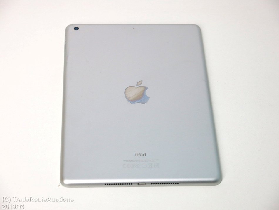Boxed - Tablet Apple iPad 5th Gen 2017 | MP2G2HC/A | WiFi | 32GB | Silver | A1822 | RETINA 9.7 inch