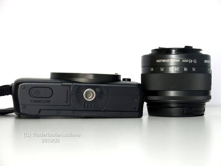 Canon EOS M10 Mirrorless Digital Camera with 15-45mm IS STM Lens