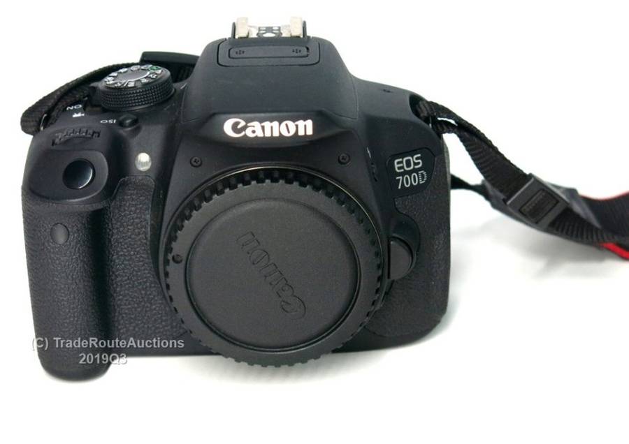 PLEASE READ - Canon EOS 700D DIGITAL SLR CAMERA BODY ONLY | 18.0 MP FULL HD