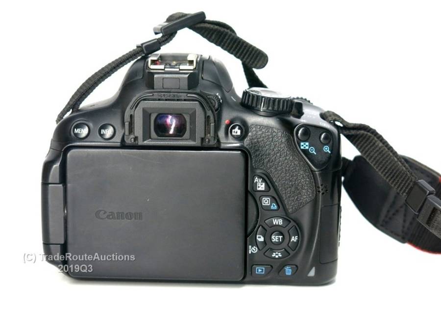 CANON 650D Digital SLR CAMERA BODY (18 Megapixels)