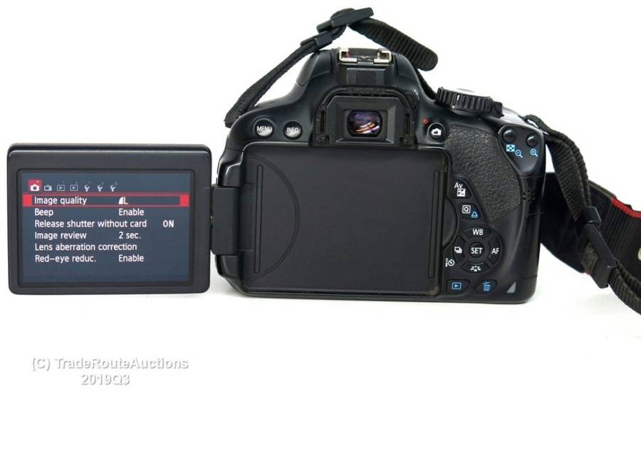 CANON 650D Digital SLR CAMERA BODY (18 Megapixels)