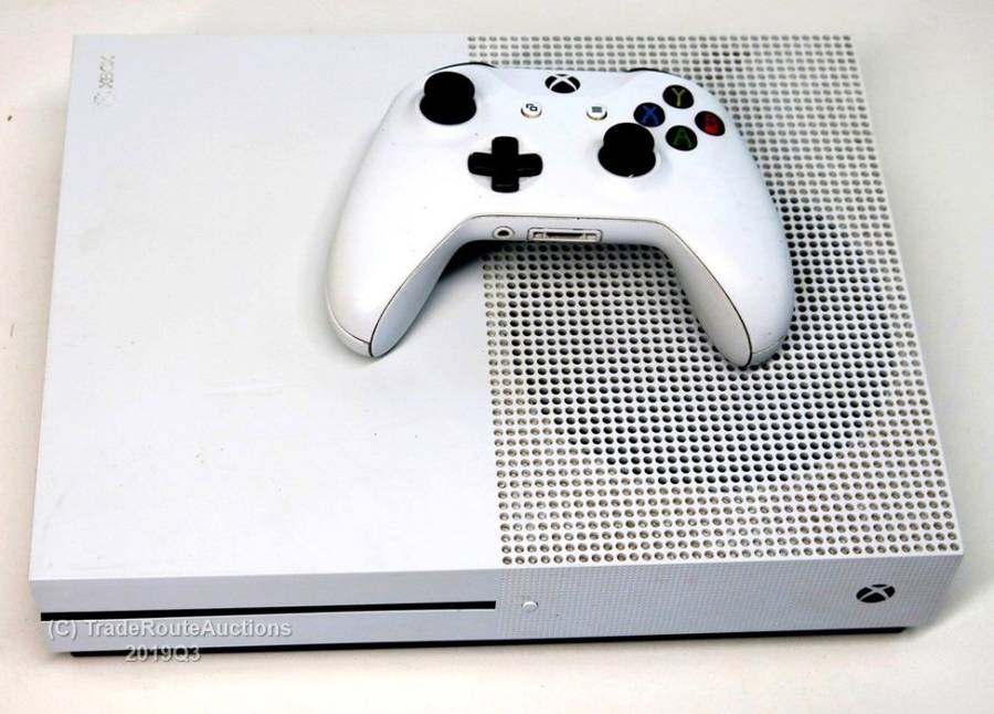 BOXED - Microsoft Xbox One S 1TB Console (WHITE) Model 1681 + 1 Controller