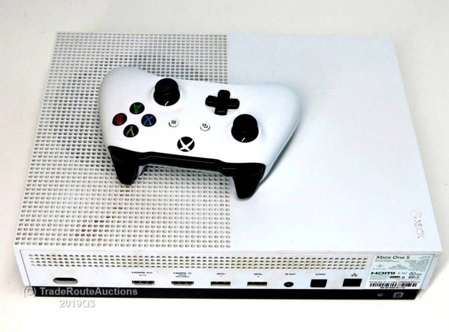 BOXED - Microsoft Xbox One S 1TB Console (WHITE) Model 1681 + 1 Controller