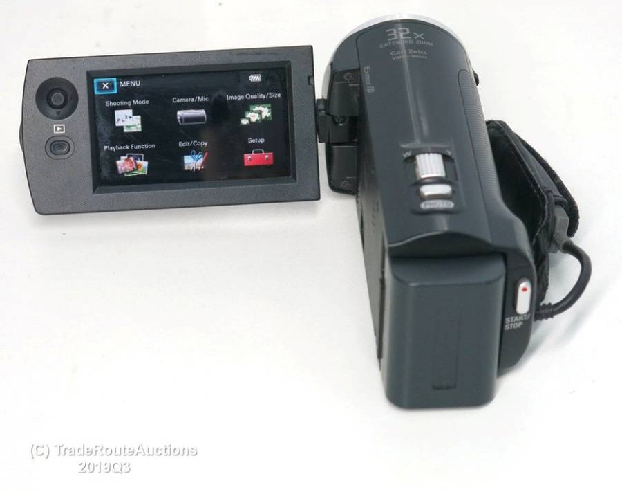 Sony HDR-CX220 HD Camcorder 32X ZOOM 8.9 MEGAPIXELS HANDYCAM