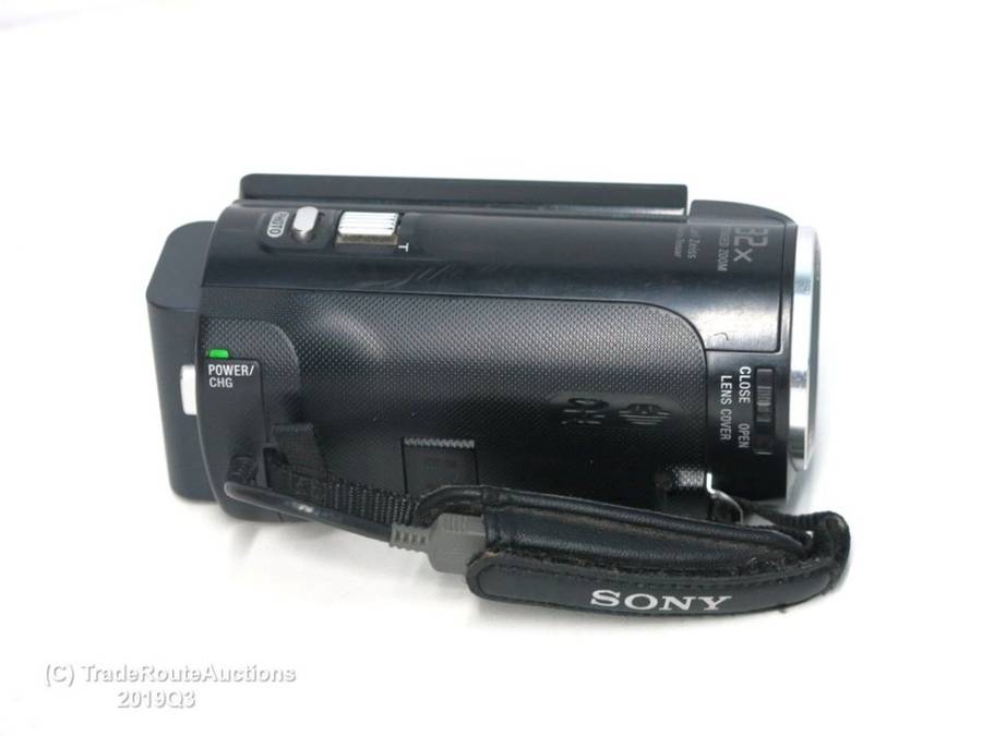 Sony HDR-CX220 HD Camcorder 32X ZOOM 8.9 MEGAPIXELS HANDYCAM