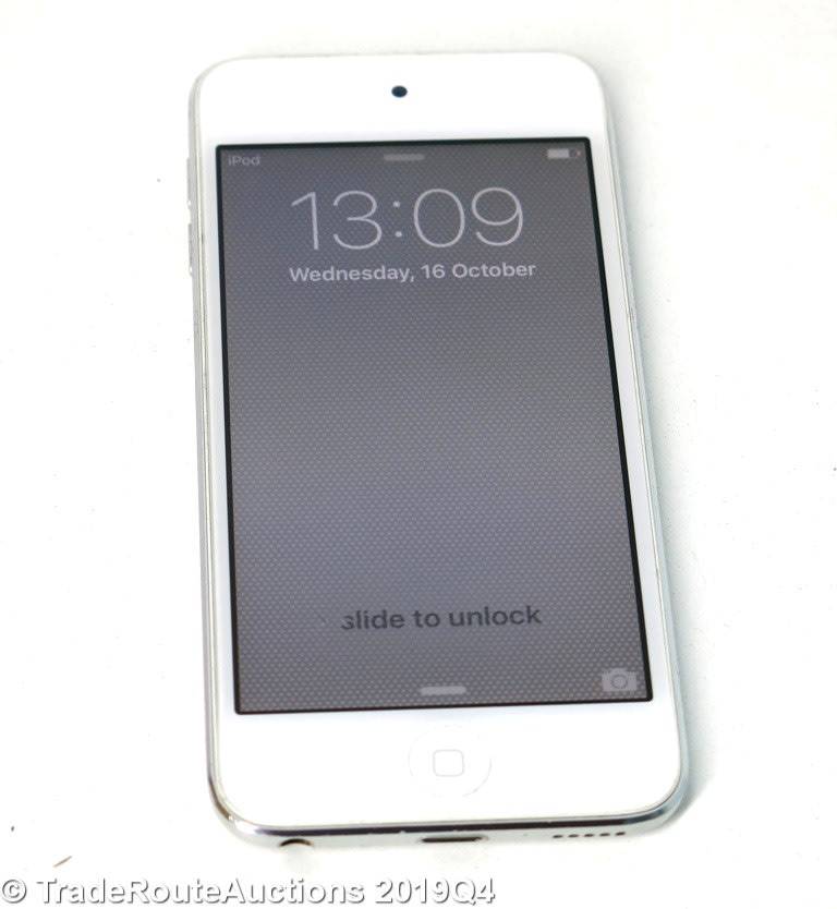 Apple iPod Touch | WHITE/SILVER | 32GB | 5th Generation | A1421 | MD720BT/A | RETINA DISPLAY