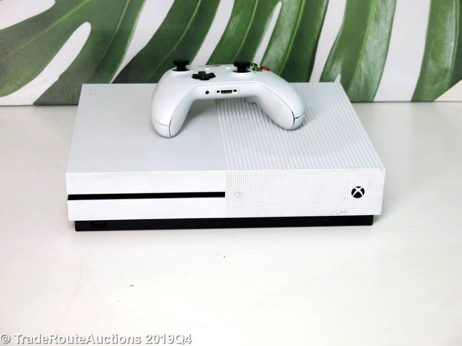 Microsoft Xbox One S 1TB Console (WHITE) Model 1681 + 1 Controller