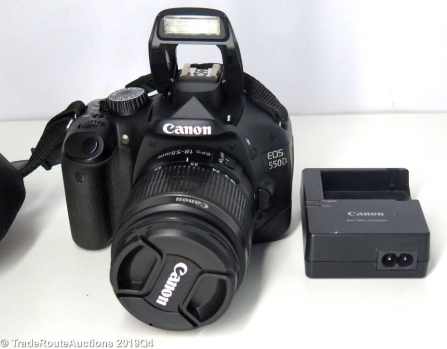 Canon EOS 550D Digital SLR camera Kit with Canon 18-55 Lens
