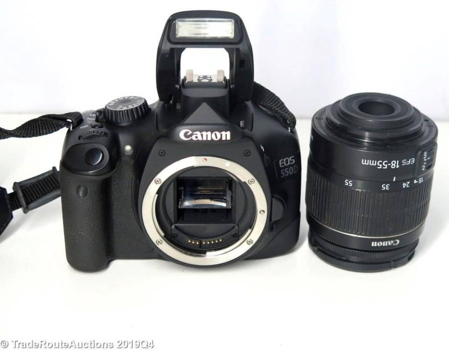 Canon EOS 550D Digital SLR camera Kit with Canon 18-55 Lens