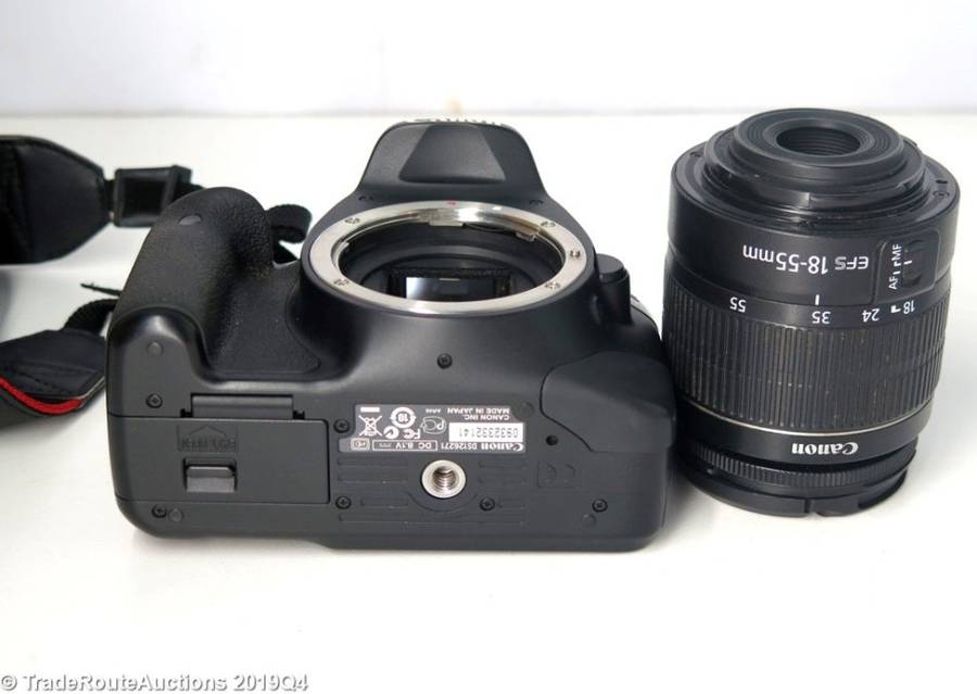 Canon EOS 550D Digital SLR camera Kit with Canon 18-55 Lens