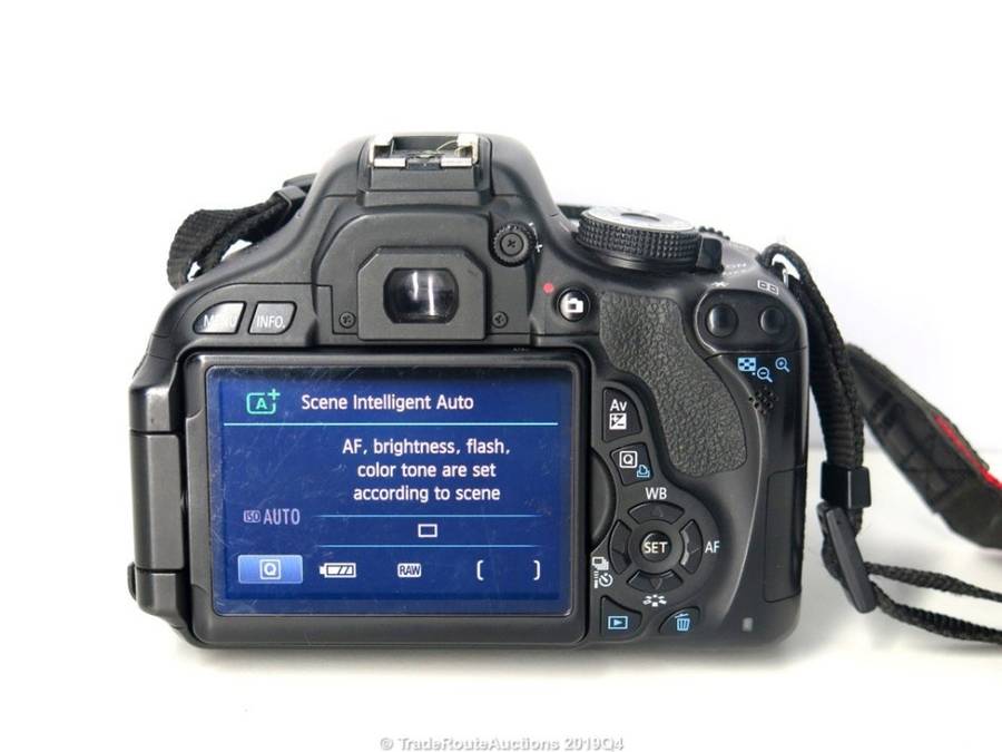 Canon EOS 600D DSLR CAMERA with Canon 18-55 Lens Camera Kit